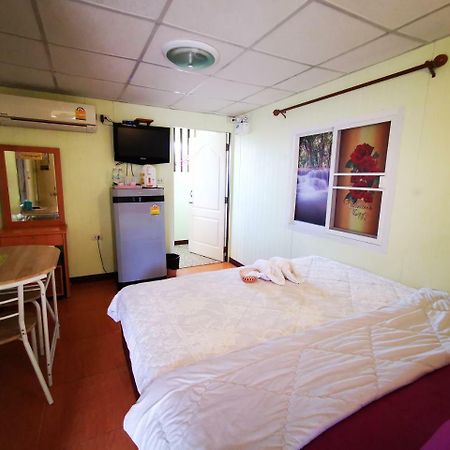 Kabin Buri Hi Tech Resort מראה חיצוני תמונה
