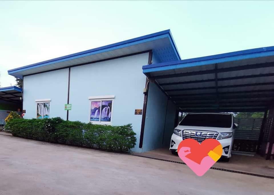 Kabin Buri Hi Tech Resort מראה חיצוני תמונה